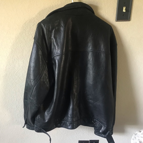 leather jacket - Picture 2 of 5